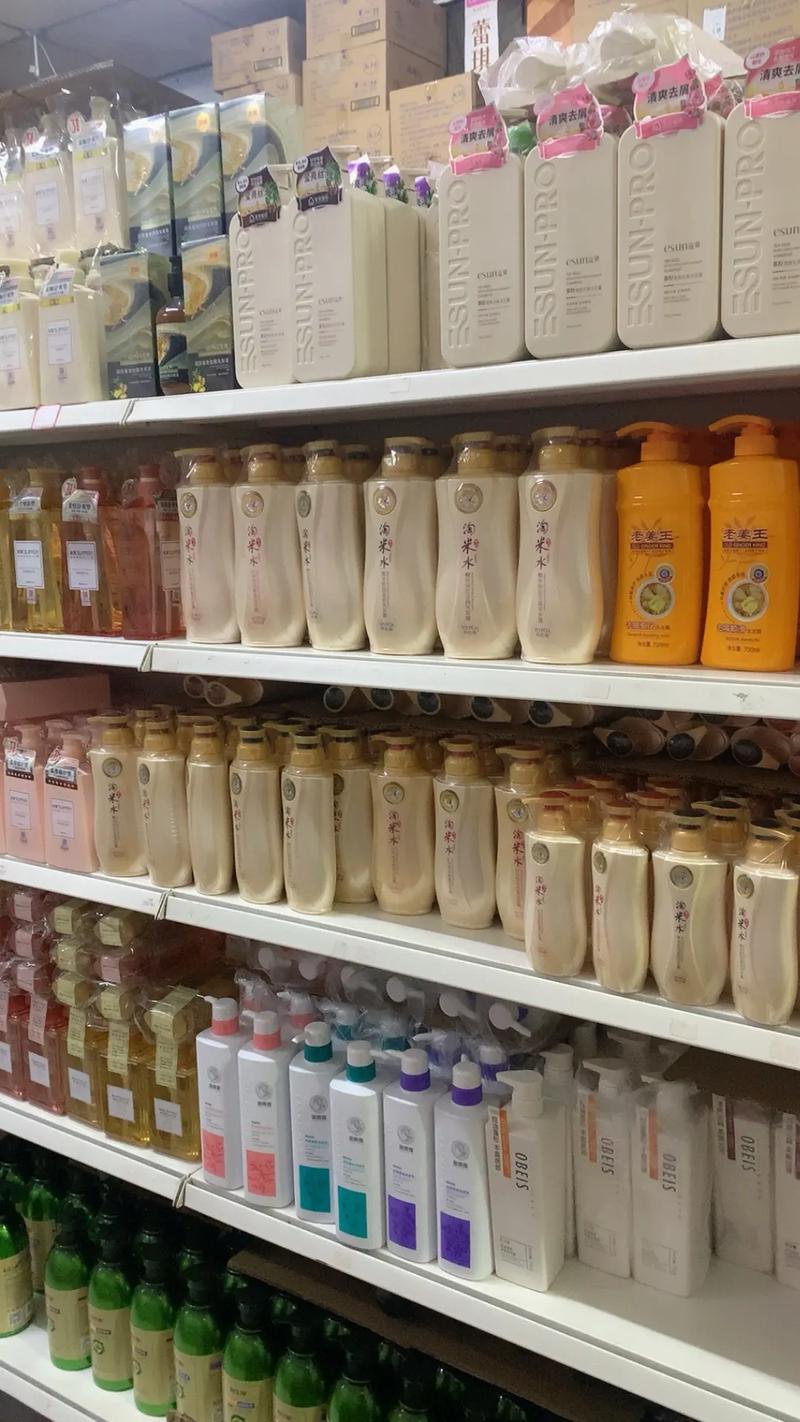 曉航化妝品批發(fā) 誠信經(jīng)營，質(zhì)量第一，歡迎新老客戶光臨